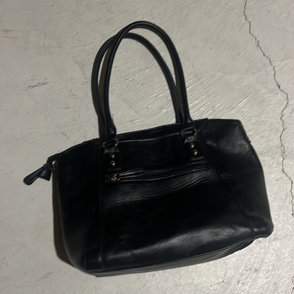 Medium / large black shoulder bag . With zipper and gold lock accessory - Picture 2 of 3